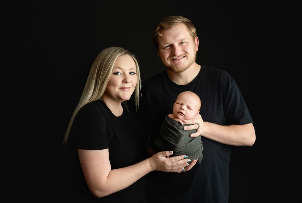 Family picture with newborn boy. Greenville sc newborn photographer, Easley sc newborn photographer, Upstate newborn photographer, Greenvill