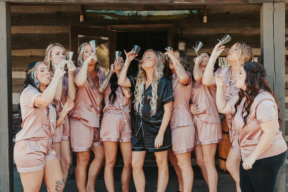 Elegant and rustic: bridesmaids celebrating wedding day at the American Homestead. Yakima wedding photographer. Taking shambong