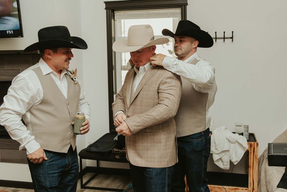 Timeless memories of a heartfelt wedding day at the American Homestead in Naches, WA. Photographed by a Yakima wedding photographer