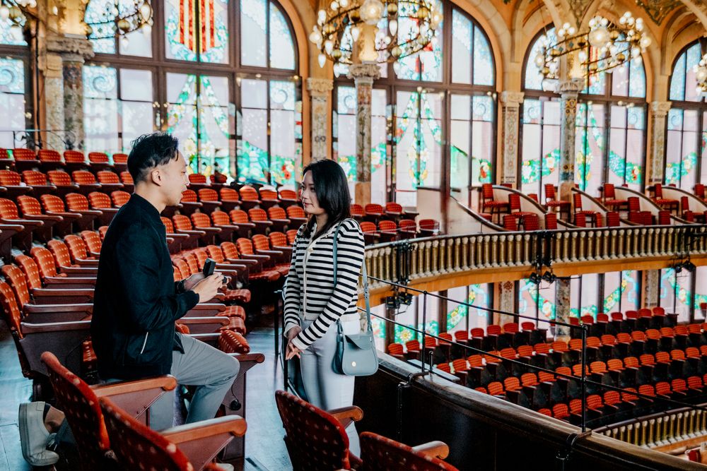 Surprise proposal at the Palau de la Música, Barcelona! Capturing love, joy, and unforgettable memories.
