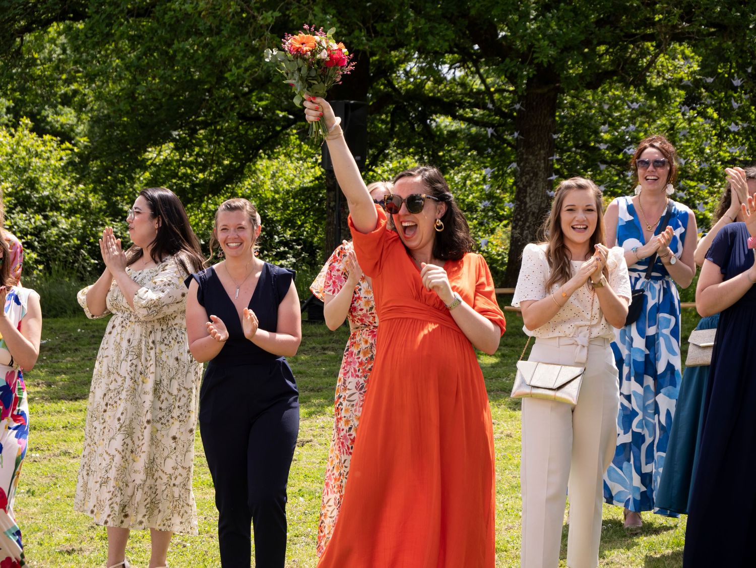 Attrapé du bouquet, photographe de mariage