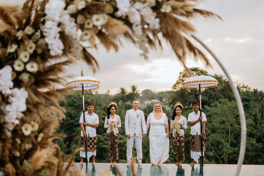 Bali wedding ceremony photoshoot services at Adiwana Bisma Ubud resort.