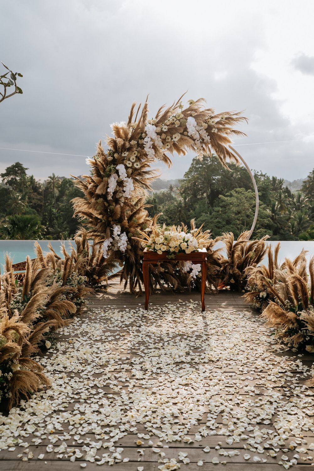 Bali wedding ceremony photoshoot services at Adiwana Bisma Ubud resort.