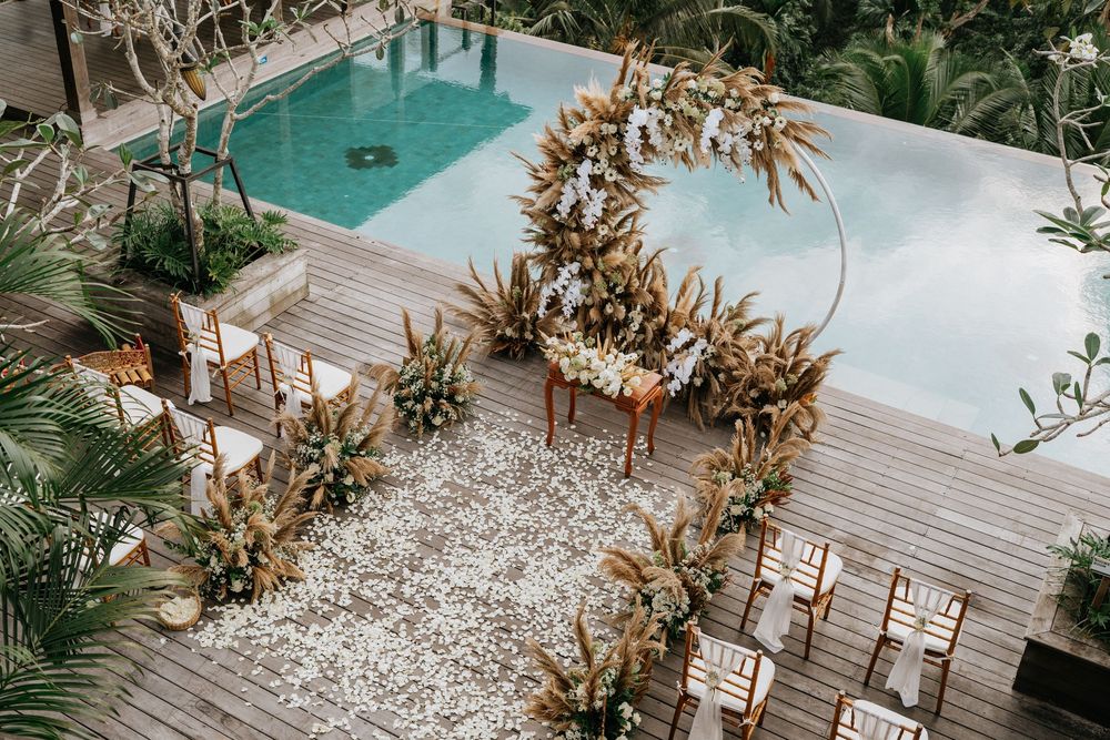 Luxury resort wedding photoshoot at Adiwana Bisma Bali.