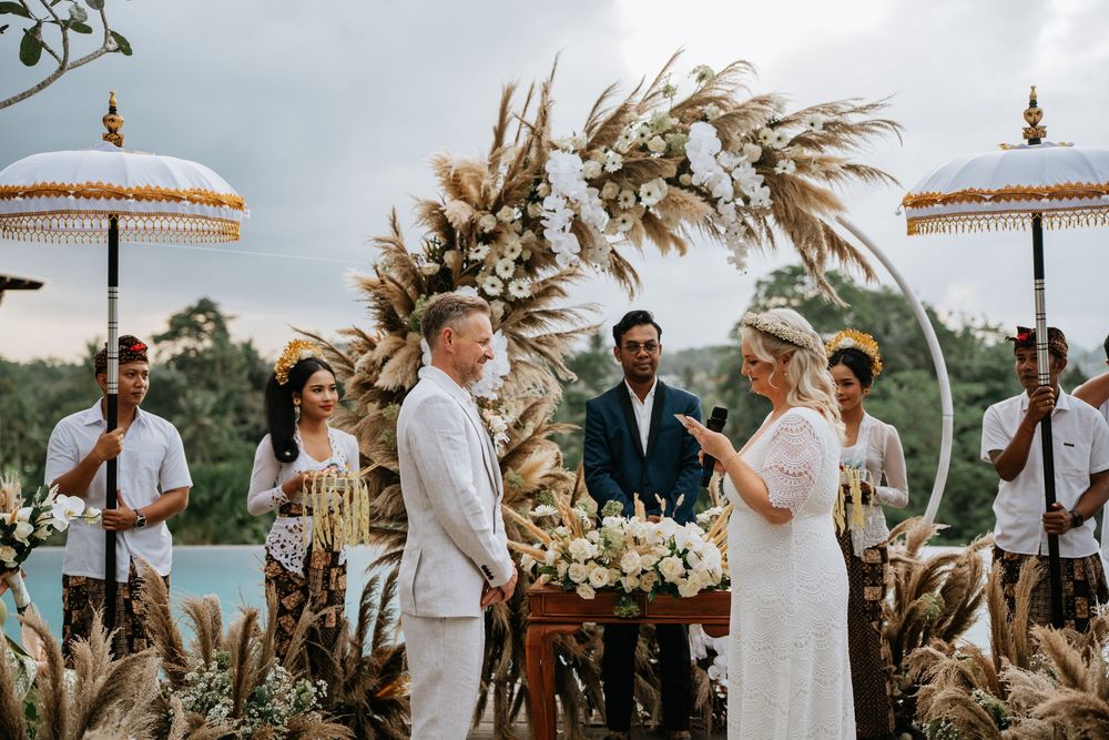 Bali wedding ceremony photoshoot services at Adiwana Bisma Ubud resort.