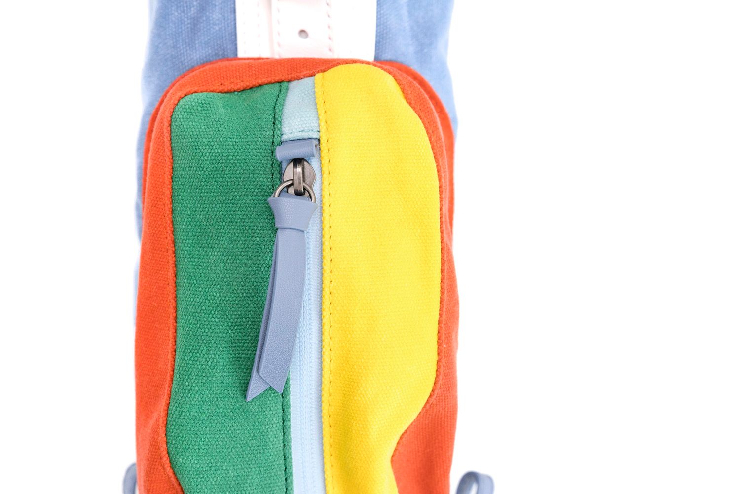Collaboration golf bag created by Charlie Golf Co and Sugarloaf Social Club zipper detail