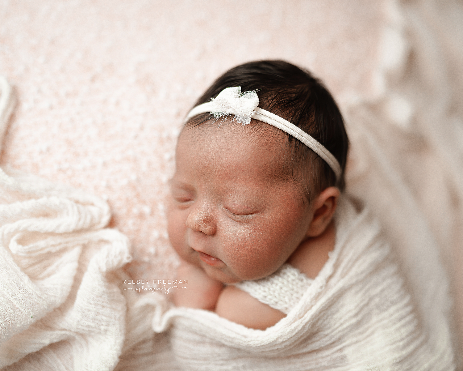 Newborn, maternity, & family photography studio located in between Atlanta, Georgia and Birmingham, Alabama with full service photo studio.