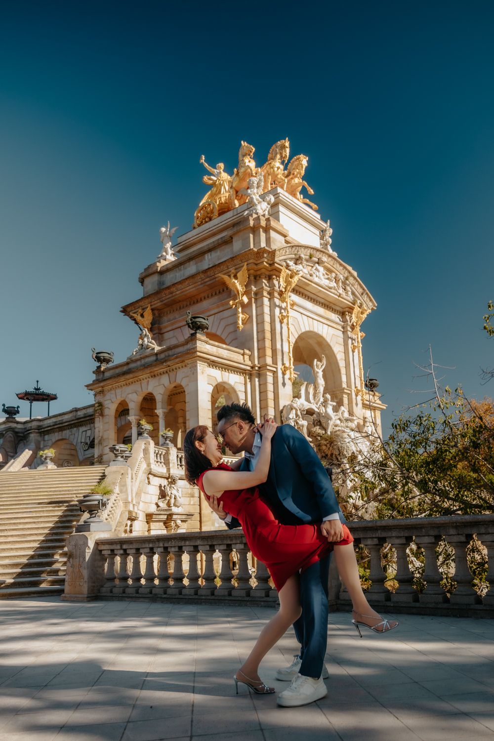 Emotional embrace Plaça de Sant Felip Neri autumn light Couples photoshoot Barcelona BarcelonaLoversPH