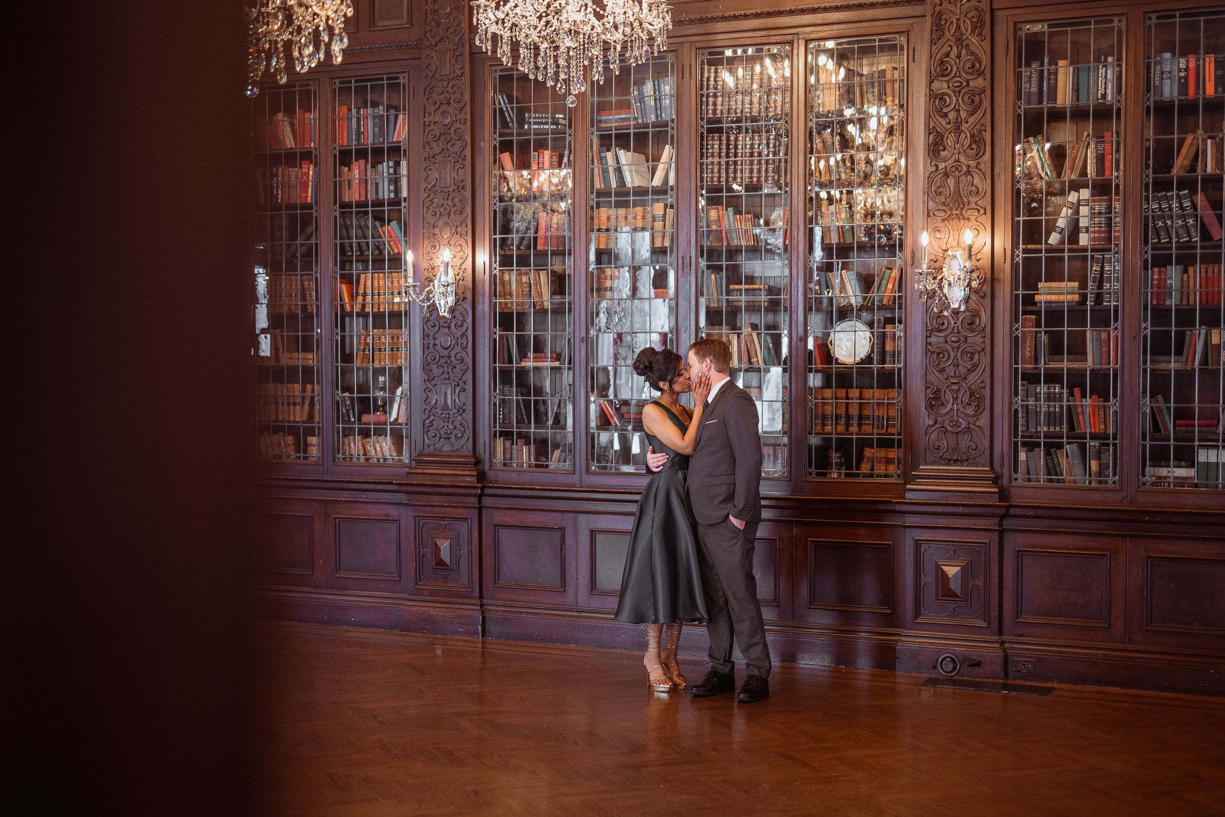 Wedding photographer Toronto.
Casa Loma engagement photography, The Library at the Castle in Toronto wedding photography