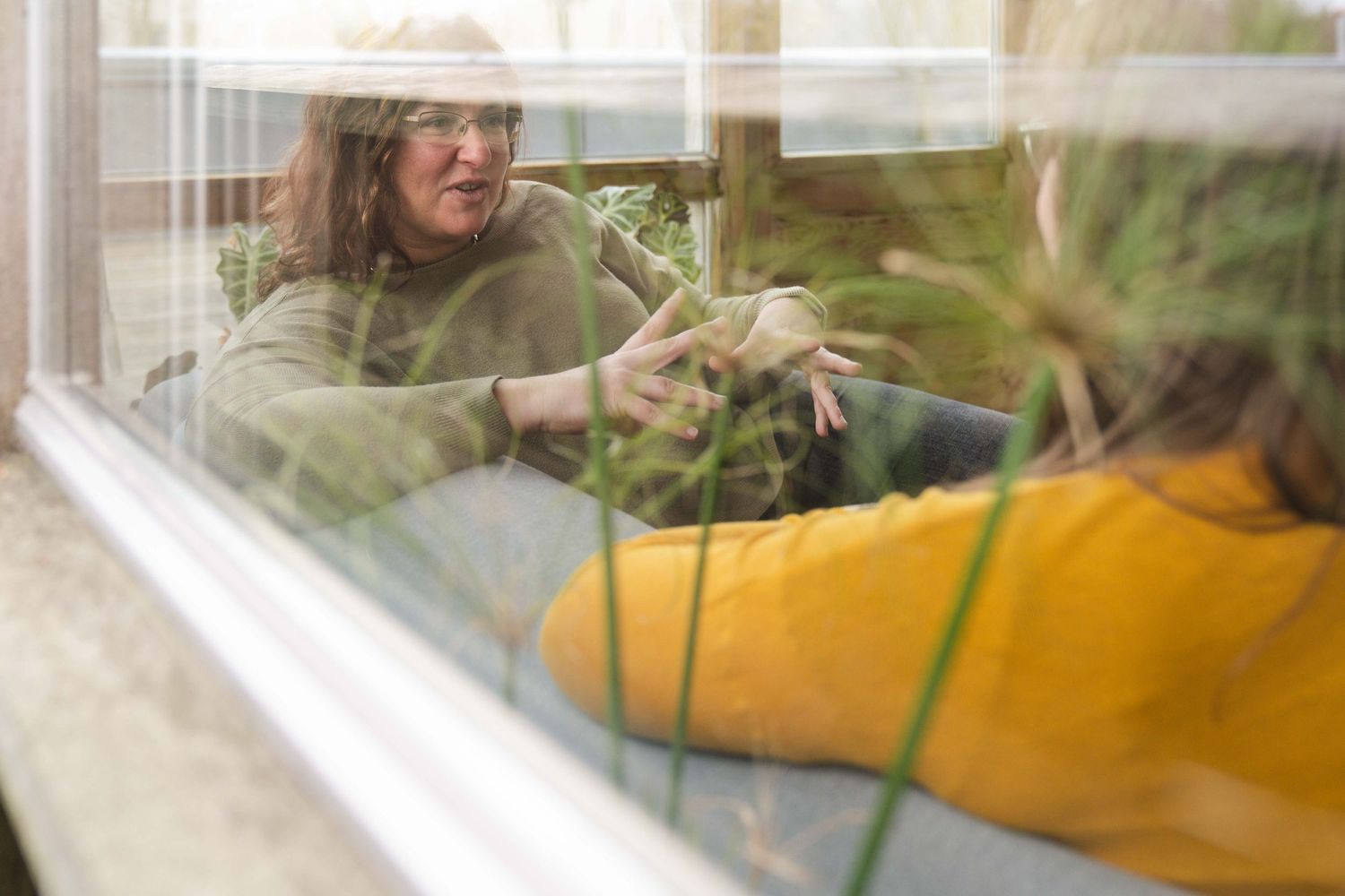 Portret vrouw. Branding fotografie. Zakelijke fotografie. Verloskundige zorg. Zwangerschap. Bevalling. Kraambed.