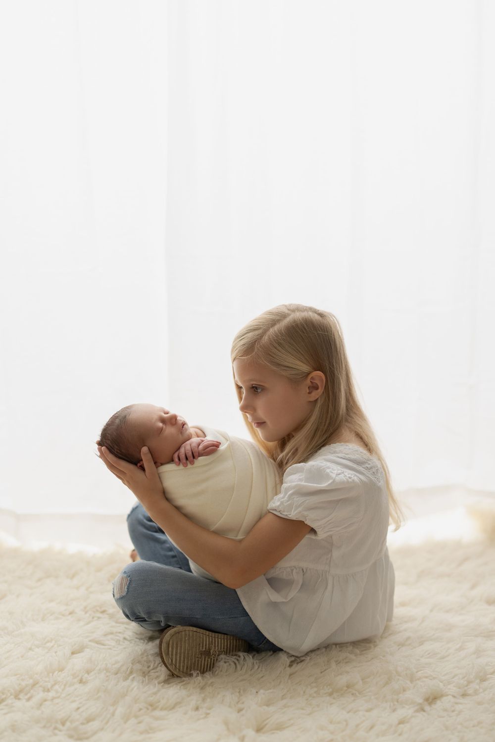 Newborn Photographer, Siblings Family Portrait Family Photographer in Batavia IL, 60510.