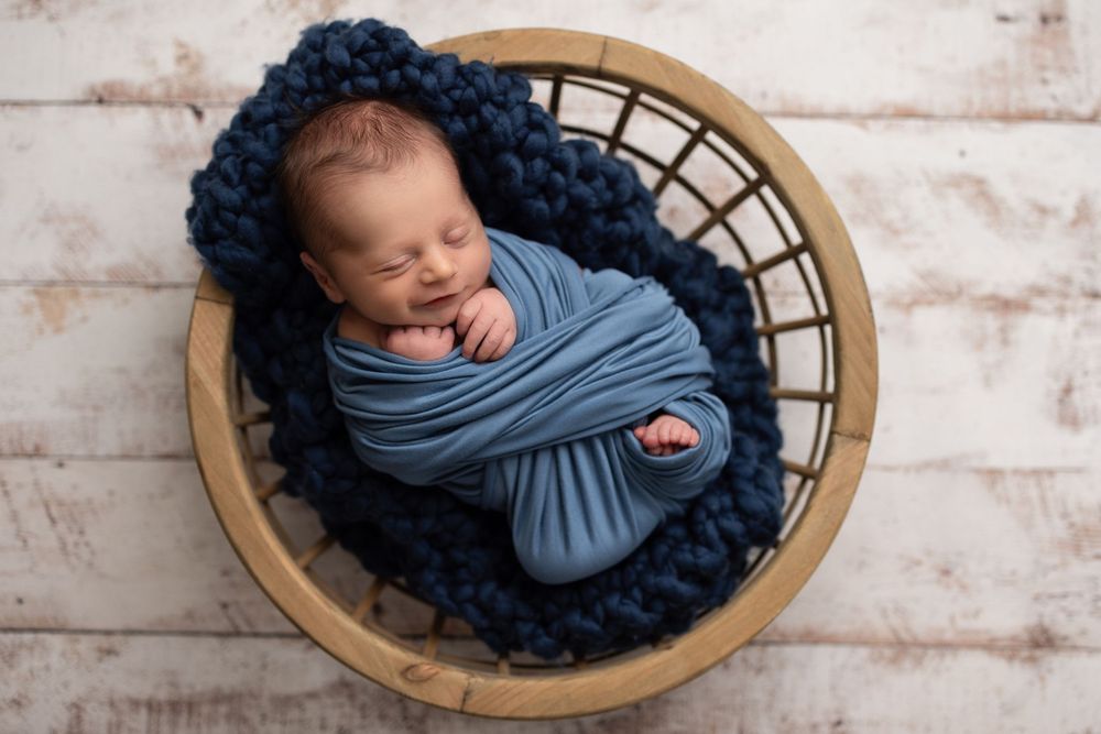 Newborn Photographer, Siblings Family Portrait Family Photographer in Batavia IL, 60510.