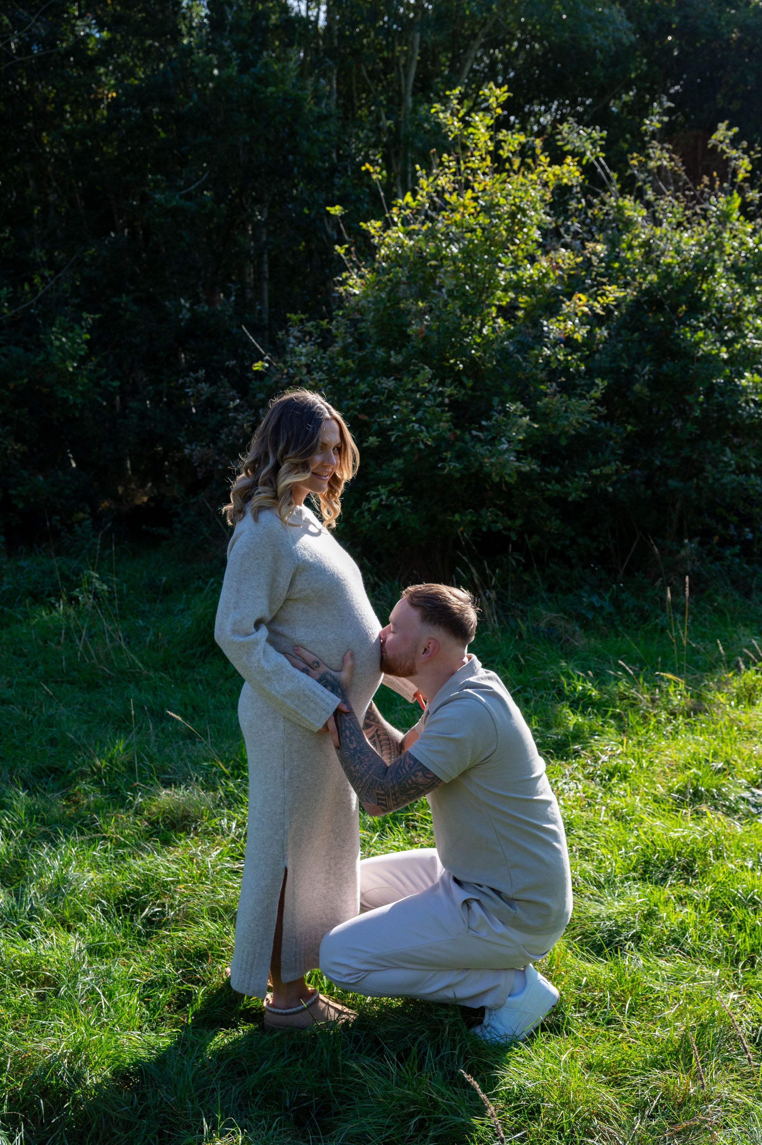 Relaxed family photo shoot in Leicestershire with candid moments