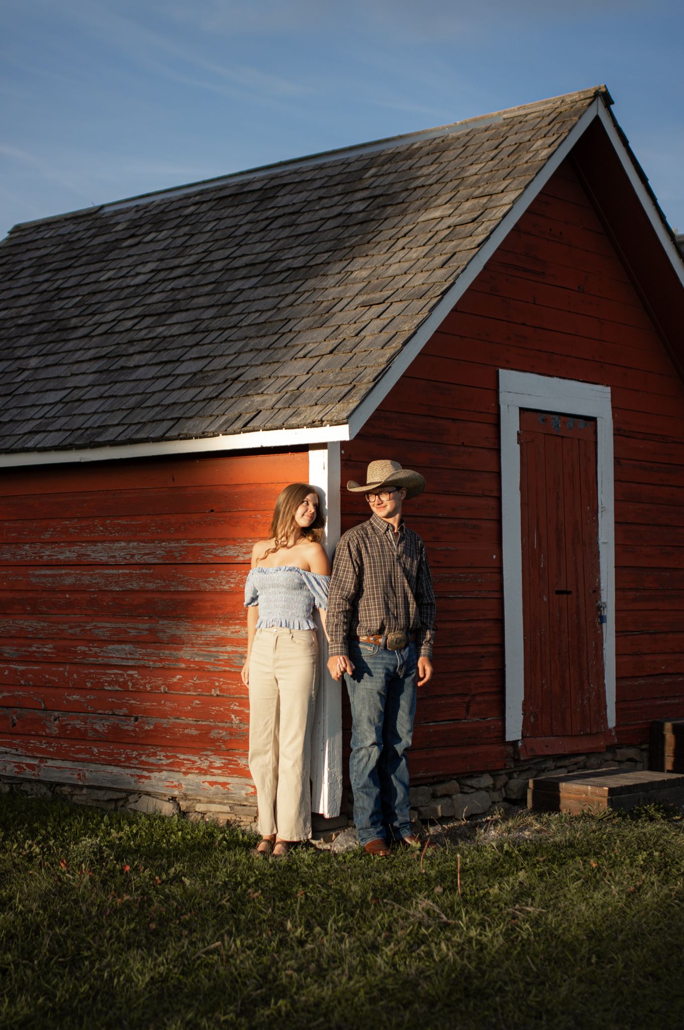 engagement photo on the alberta prairies