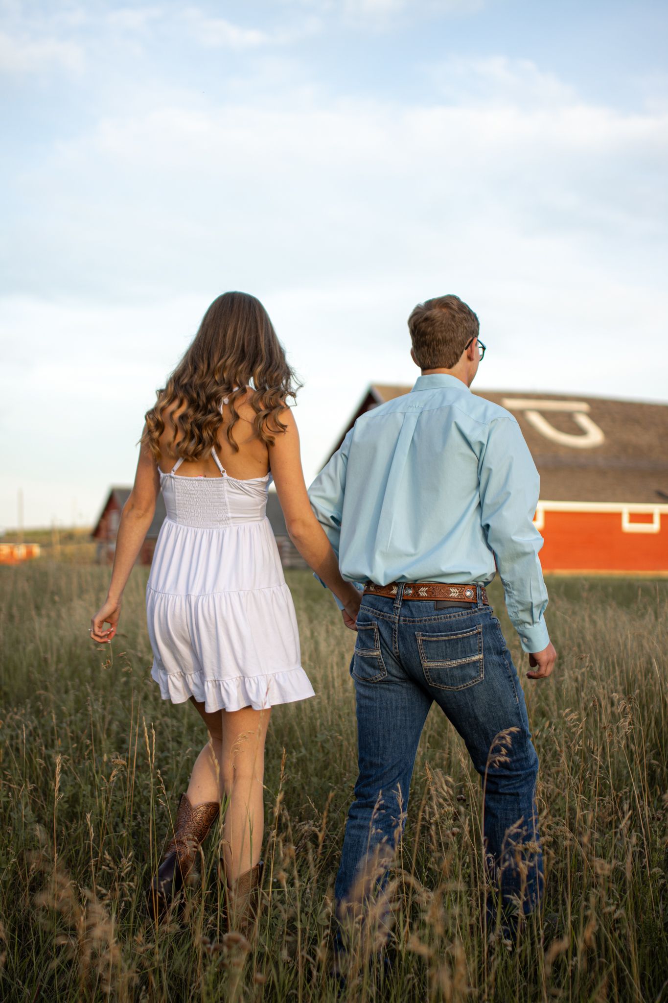 engagement photo on the alberta prairies