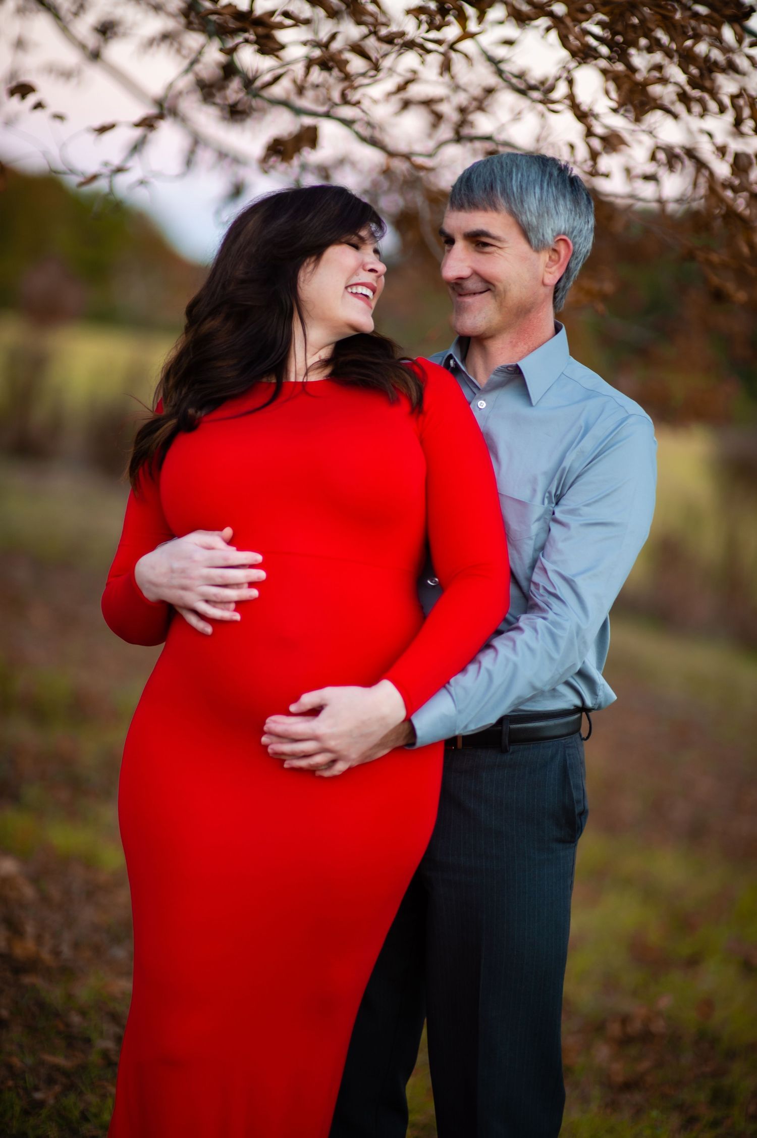 maternity session couple Alabama pose connection love smiles natural light capture outside