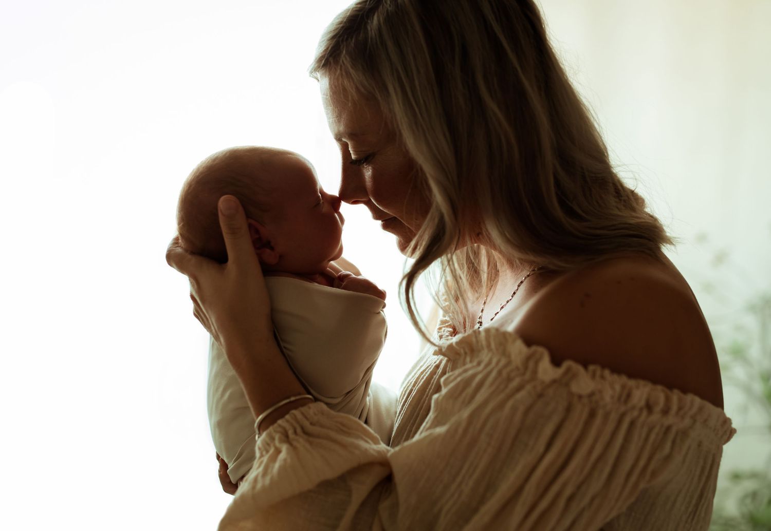 Newborn photoshoot at home natural light in abu dhabi