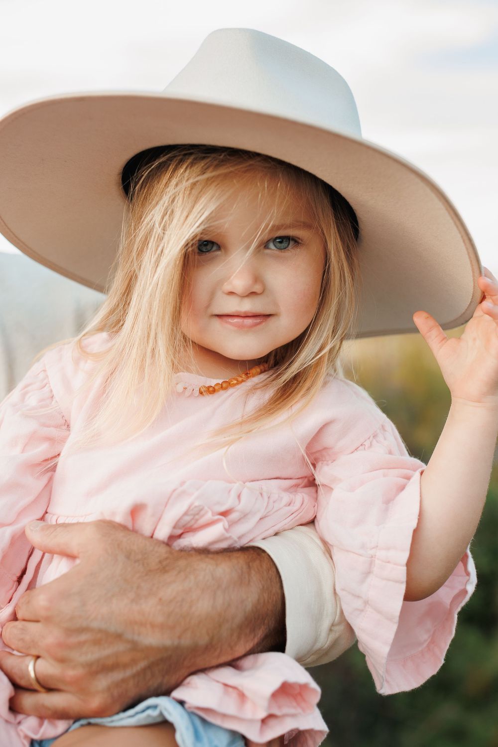 Family photographer specializing in families with young kids