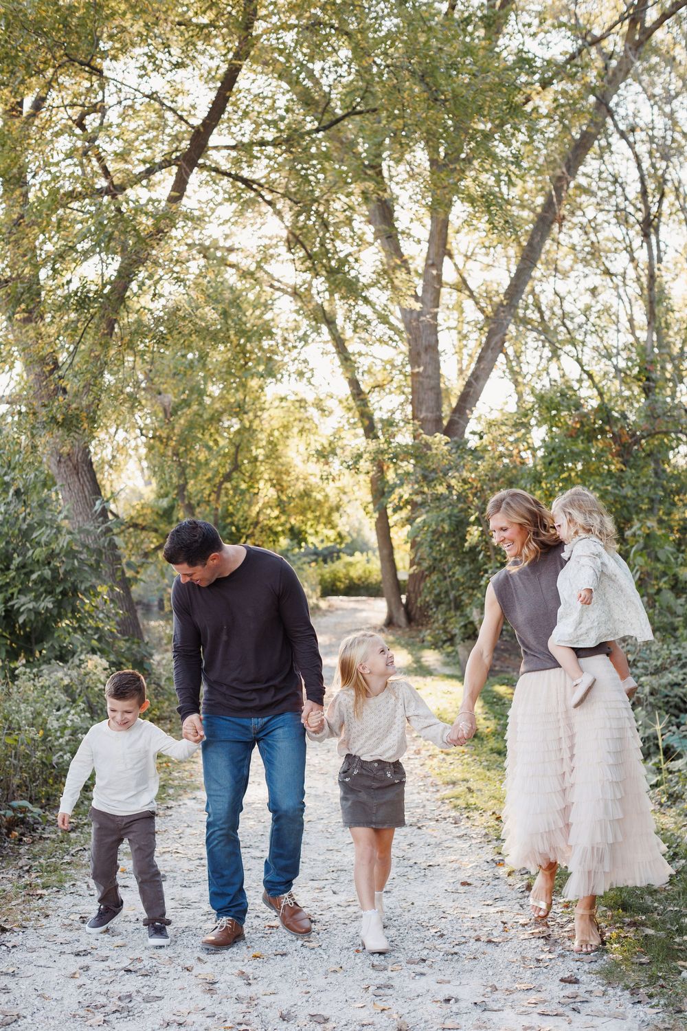 Family photographer specializing in families with young kids