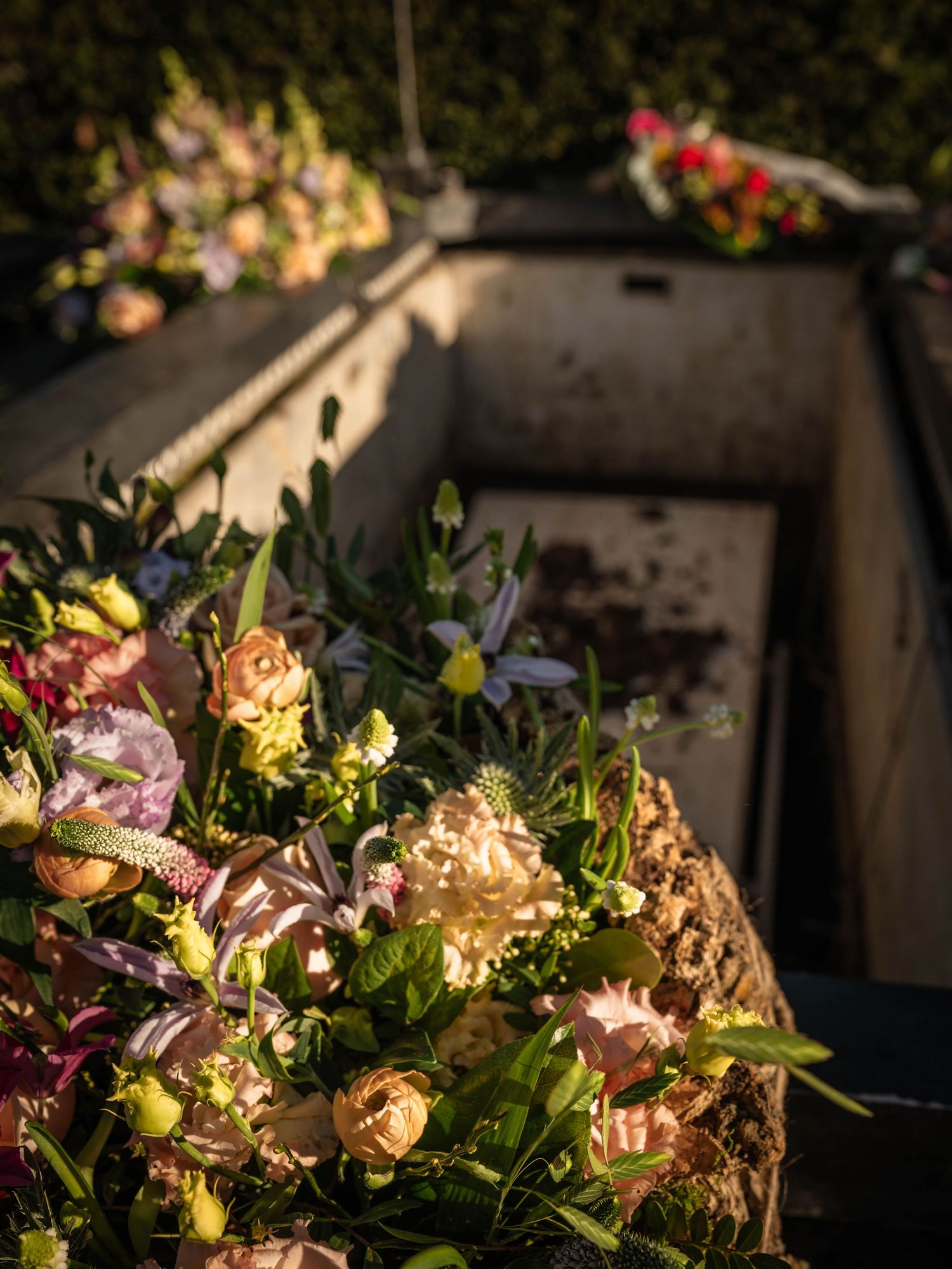 Bloemen, uitvaart, uitvaart Almkerk, uitvaart Woudrichem. Vink Werkendam