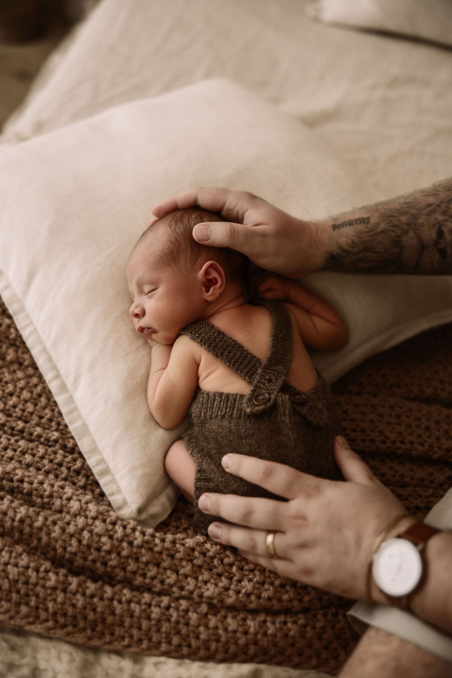 natural newborn family photo Perth southern suburb studio