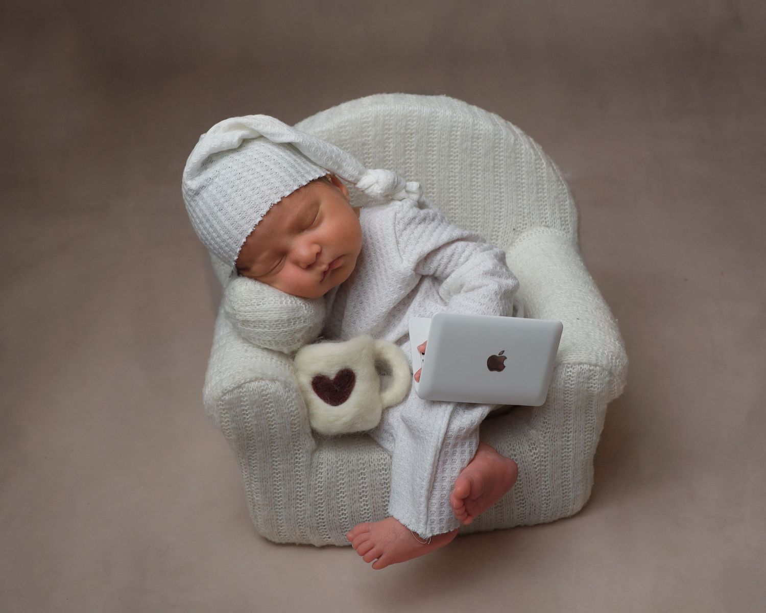 JACKSONVILLE, FLORIDA NEWBORN PHOTOGRAPHY. FAMILY SESSION. SAINT AUGUSTINE NEWBORN PHOTOGRAPHER.