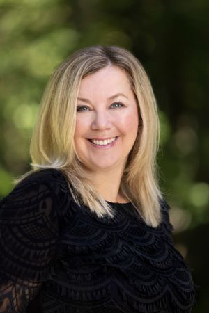 Female enviornmental headshot