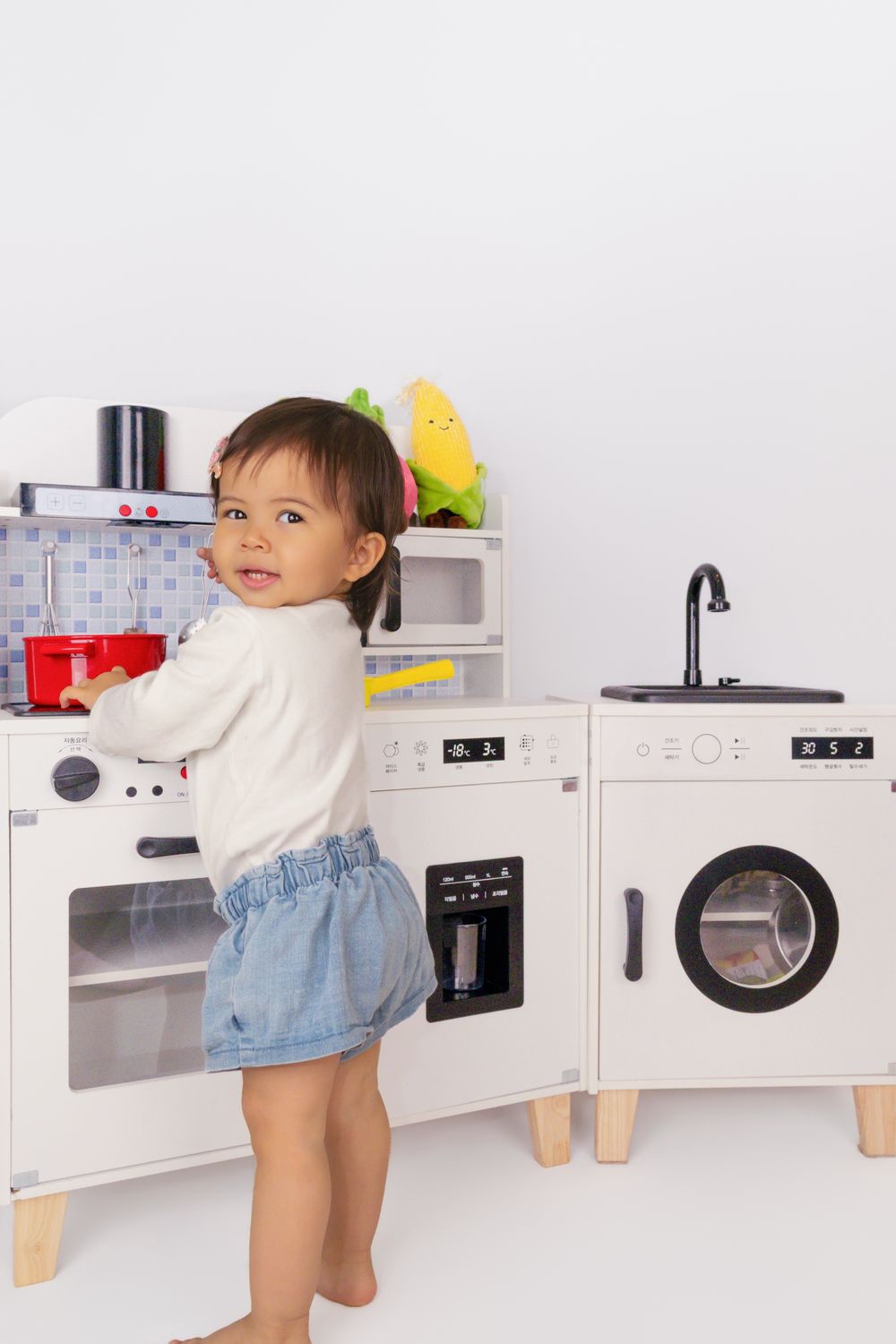 Quick photos, cozy vibes. Affordable cooking mini sessions in Wan Chai—creative monthly themes your little one will genuinely enjoy.