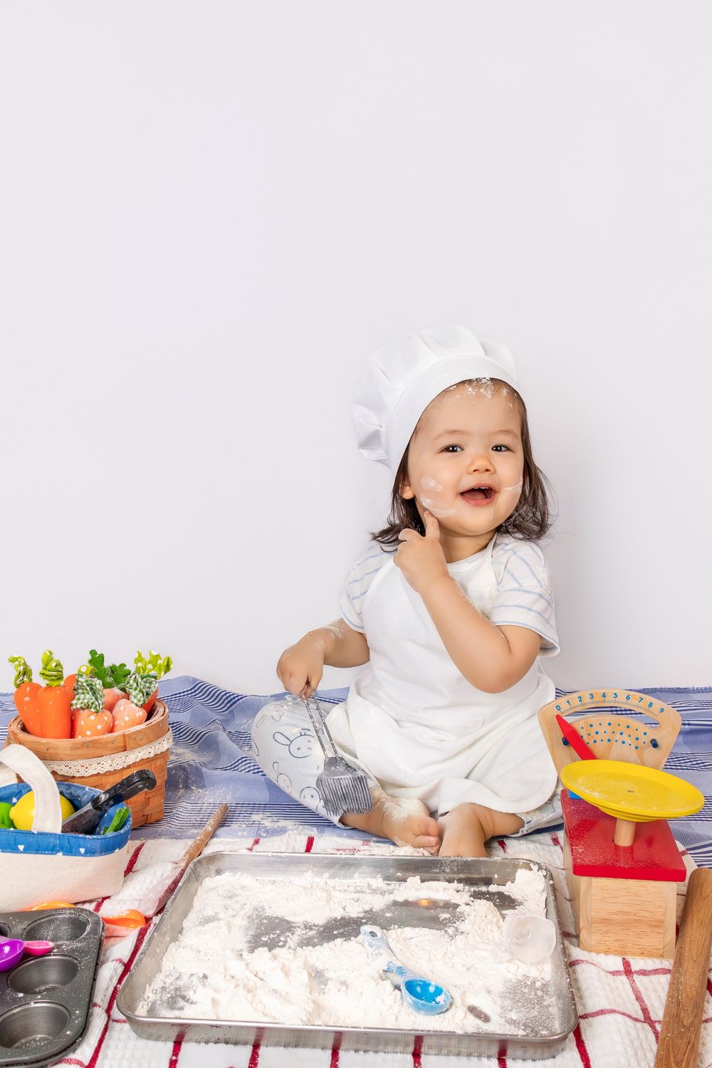 Mom gets what she always wanted: the photos of you and your little chef! Affordable, quick cooking minis in a cozy Wan Chai studio.