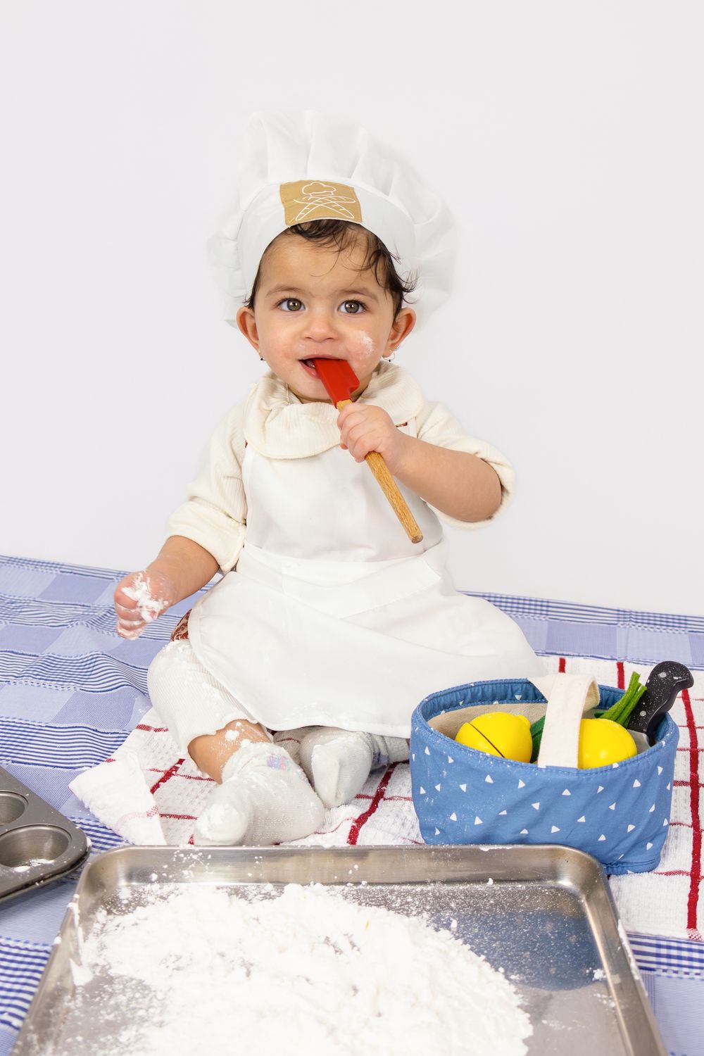 Cozy studio. Quick session. Sweet memories. Affordable cooking-themed mini photoshoots in Wan Chai with creative monthly themes.
