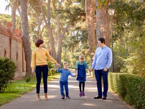 outdoor family photography Singapore, children's activities in singapore, parks. playgrounds, family portraits