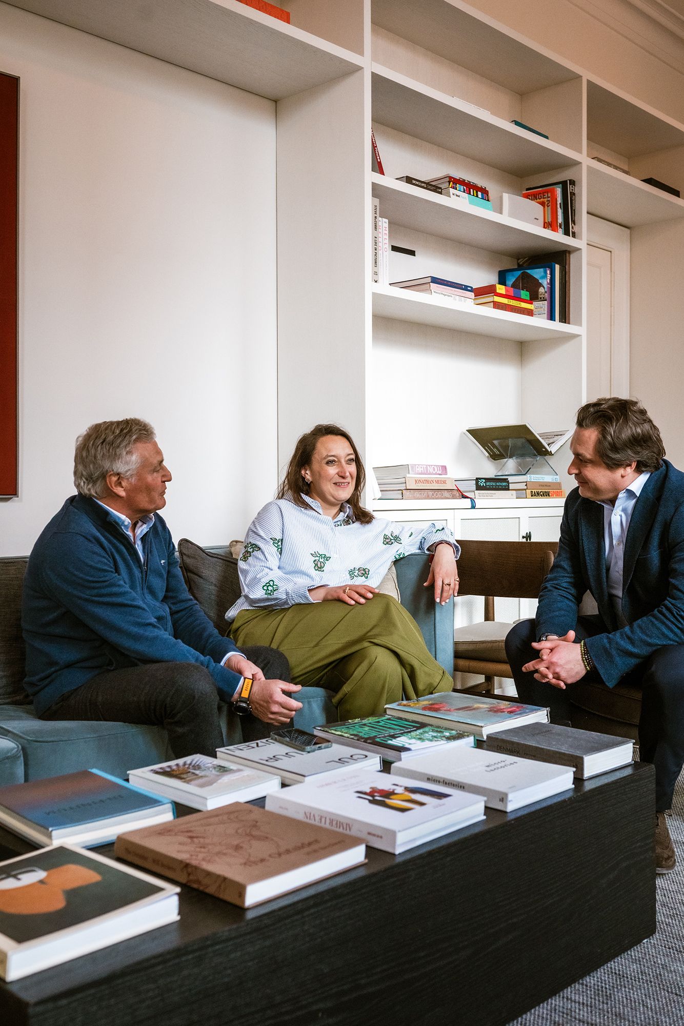 Professionele bedrijfsfotografie van een meeting bij Excom, gefotografeerd door Bart Boodts Photography