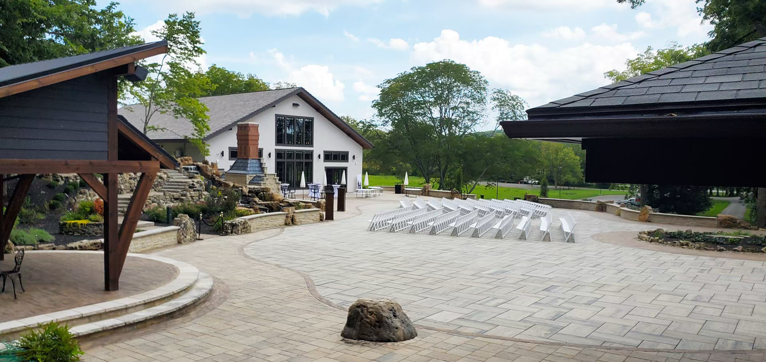 Outdoor wedding ceremony courtyard at the mac-o-chee wedding venue castle