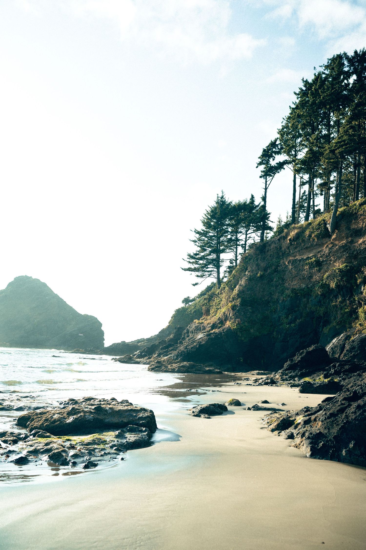 20 best things to do for your Oregon road trip. Hobbit Beach Oregon Coast Road trip travel and wellness photography by Carl James