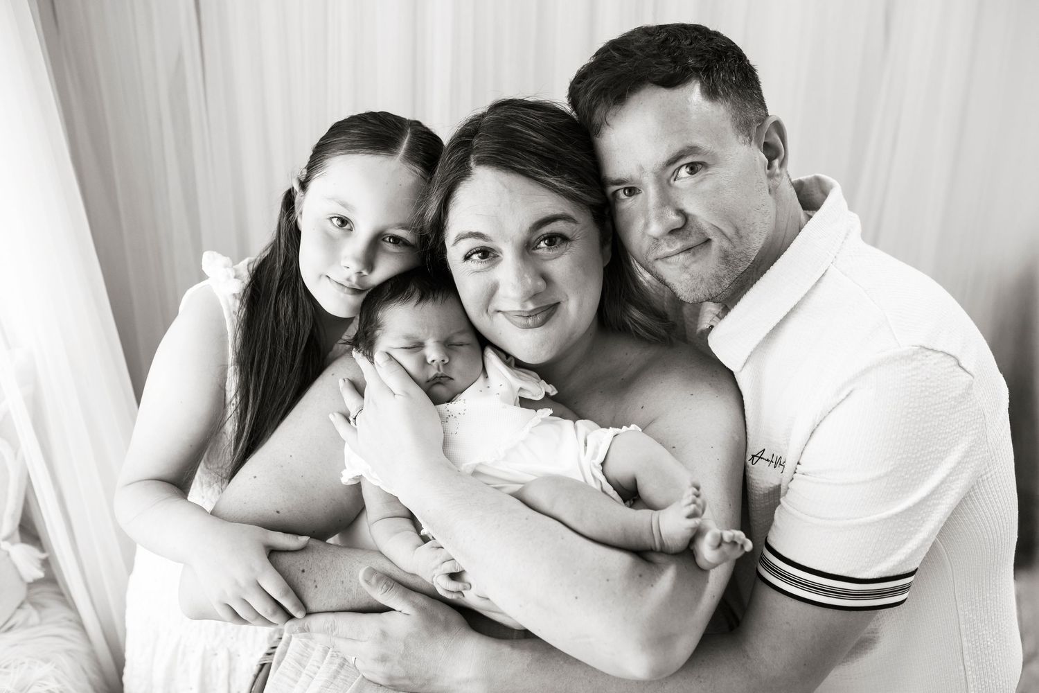 newborn baby photoshoot of family and baby by little wonderland photographer the best in widnes cheshire