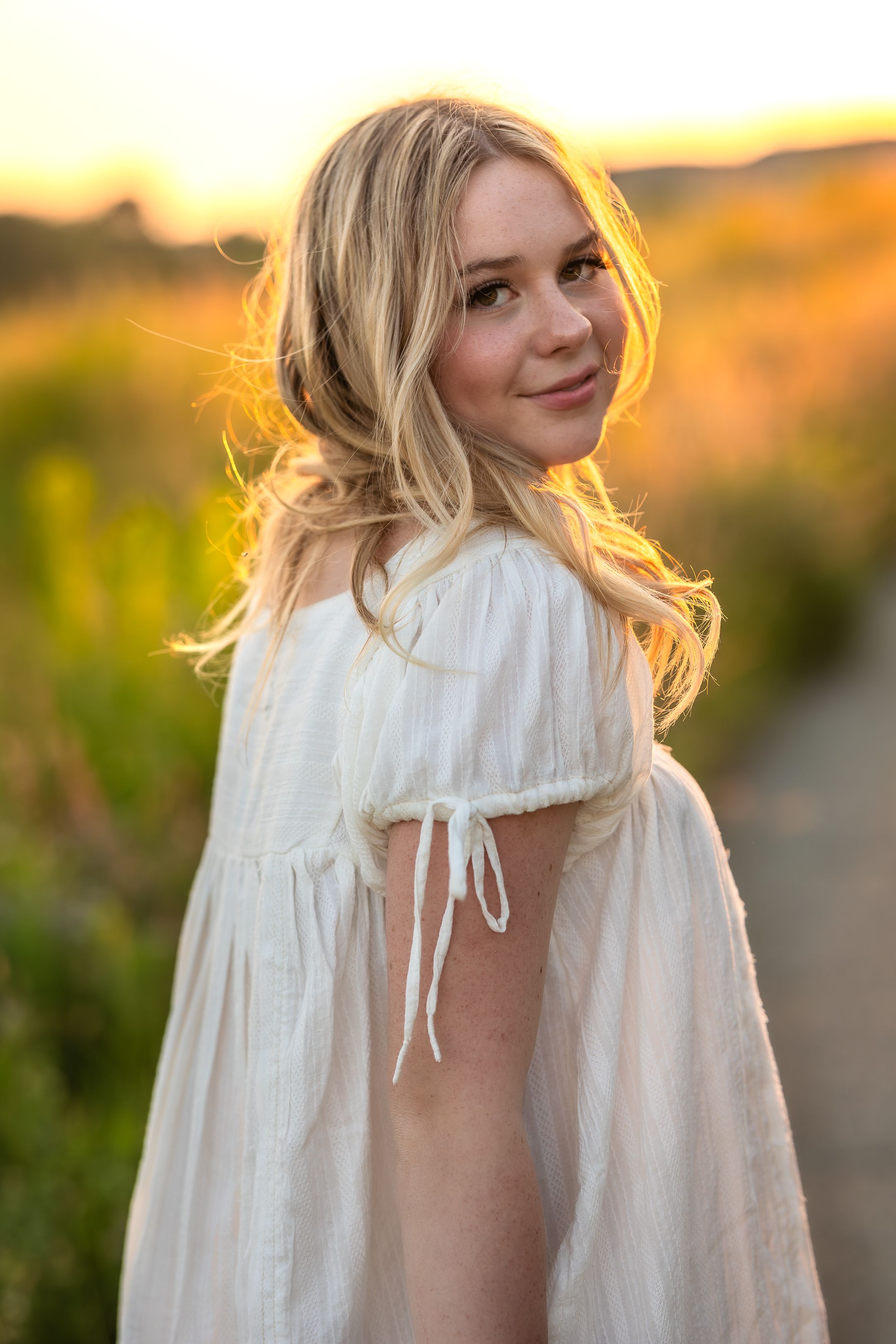 golden hour senior photo Minneapolis Minnesota park