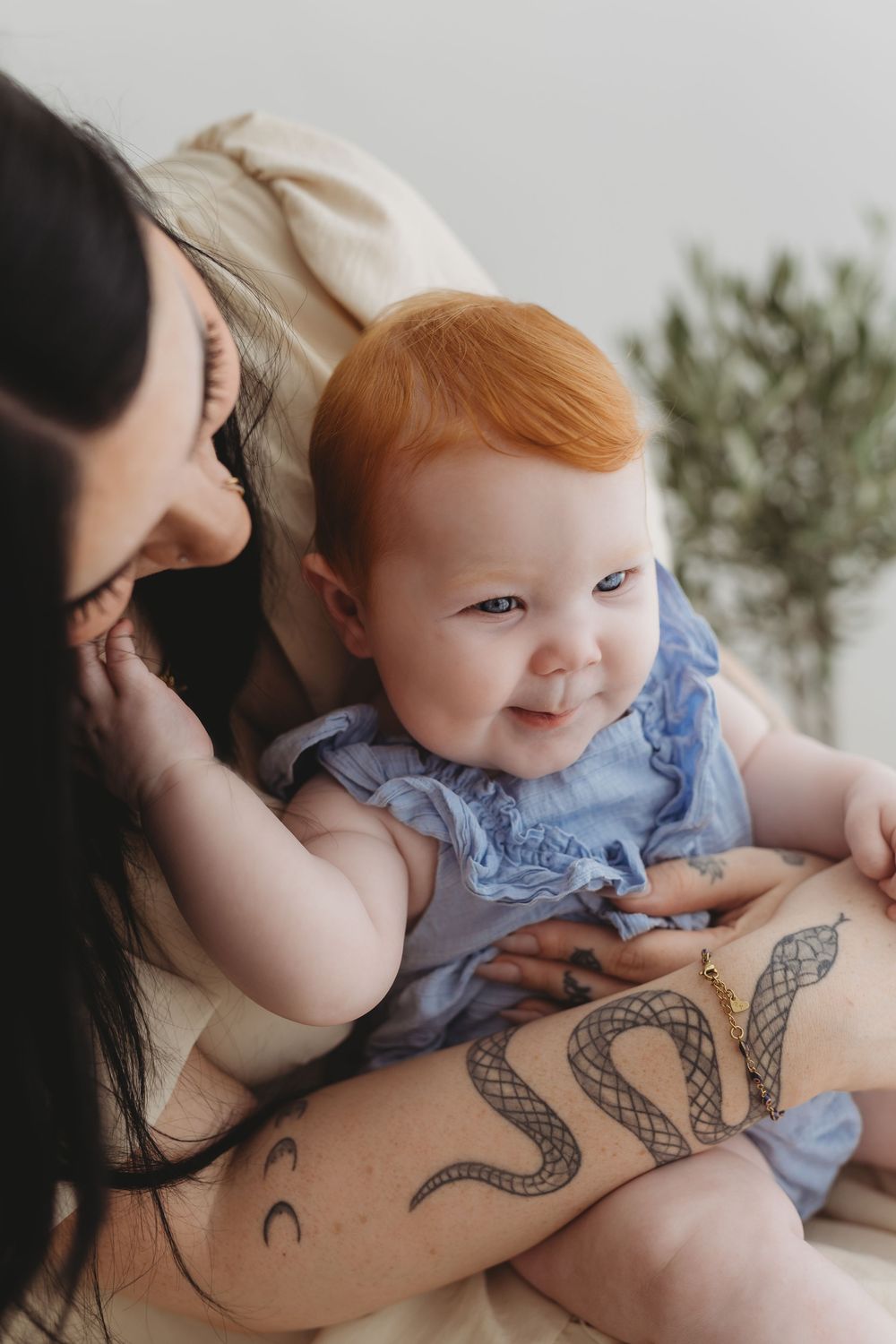 Baby and mother in relaxed and light studio in aldershot
Verity Fields photography