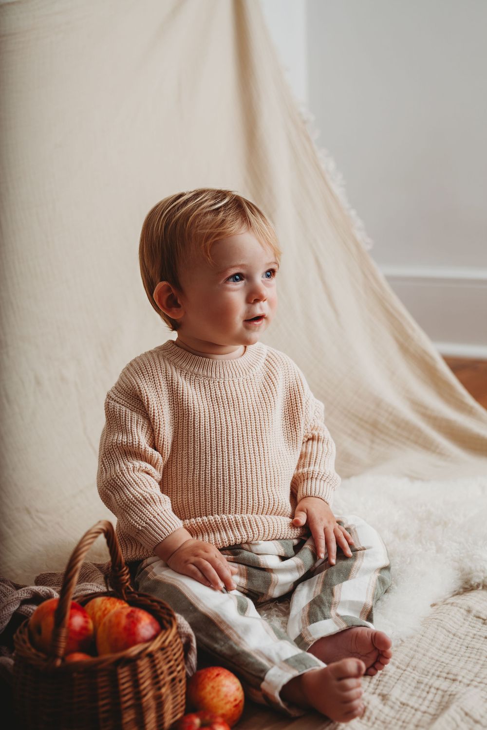 Toddler in light and beautiful studio. Verity Fields photography