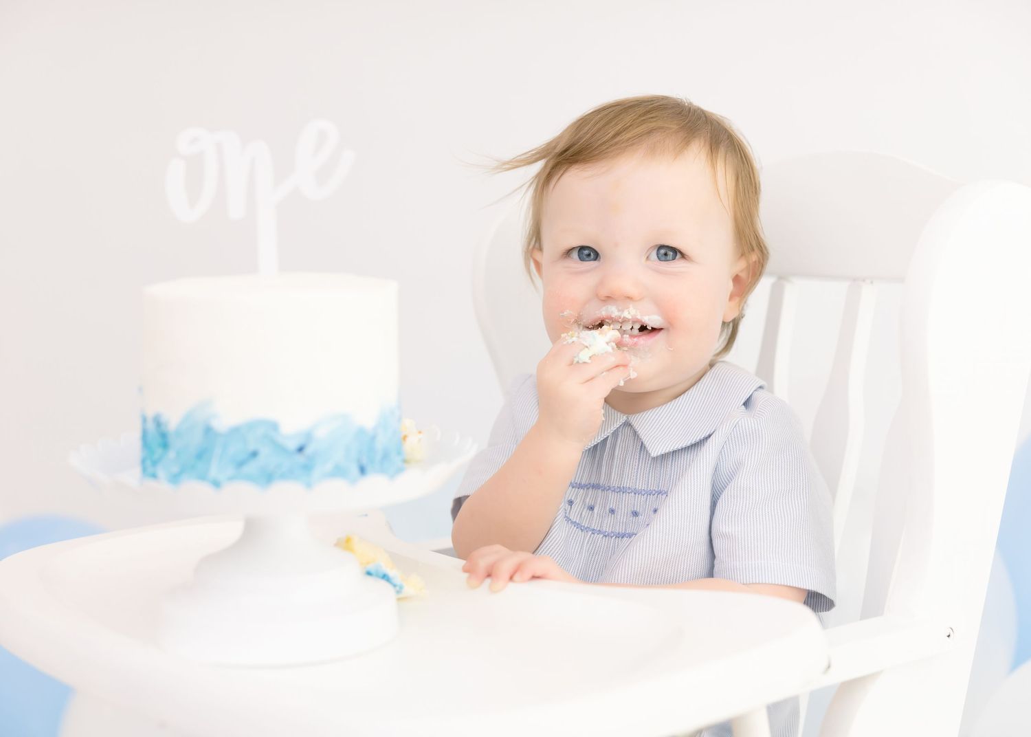 baby in high chair with cake, cake smash photo session sarasota fl, newborn photos northport, family photoshoot wellen park, birthday