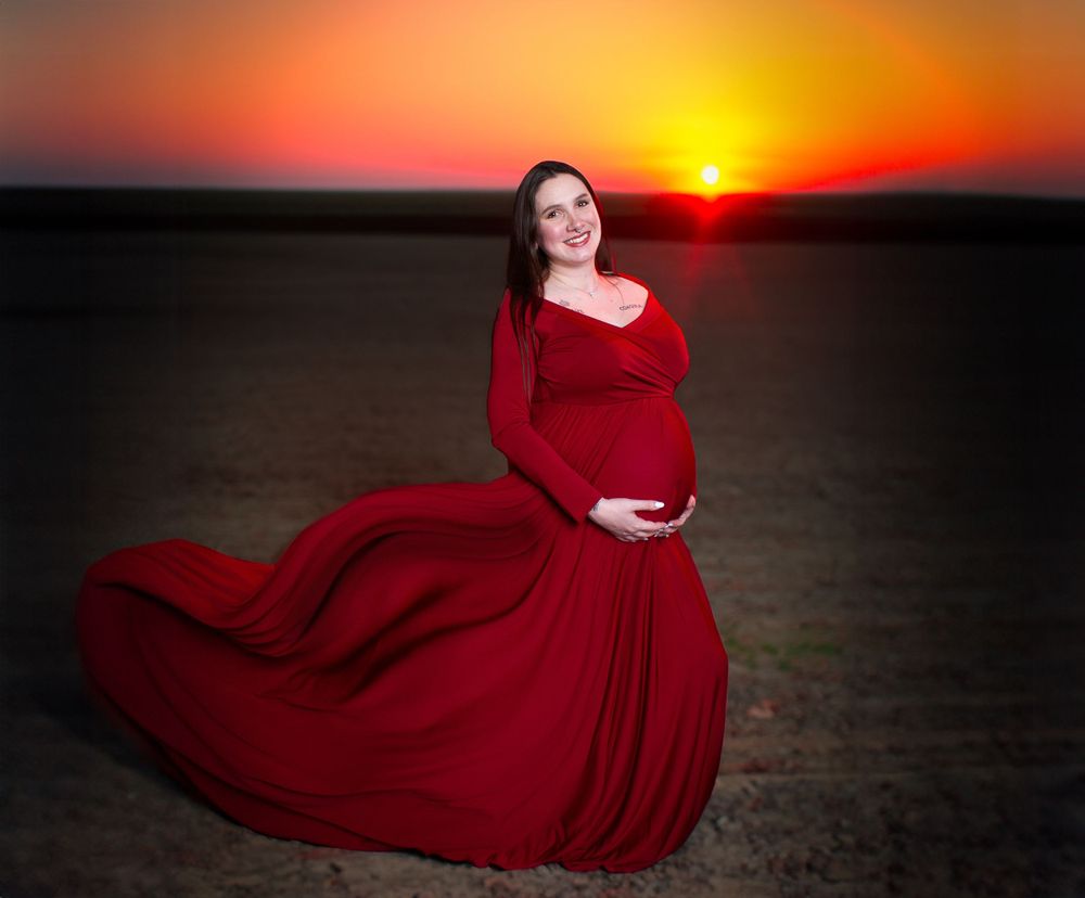 creative maternity photographer Robyn Chapman, Golden Cam Studios Gastonia Photographer