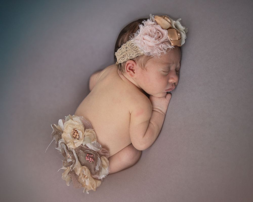 Cute baby pictures in Gastonia with Golden Cam Studios