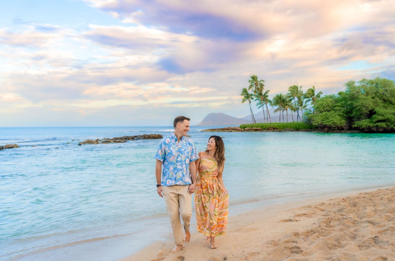 Sisters making memories on the beaches in Hawaii