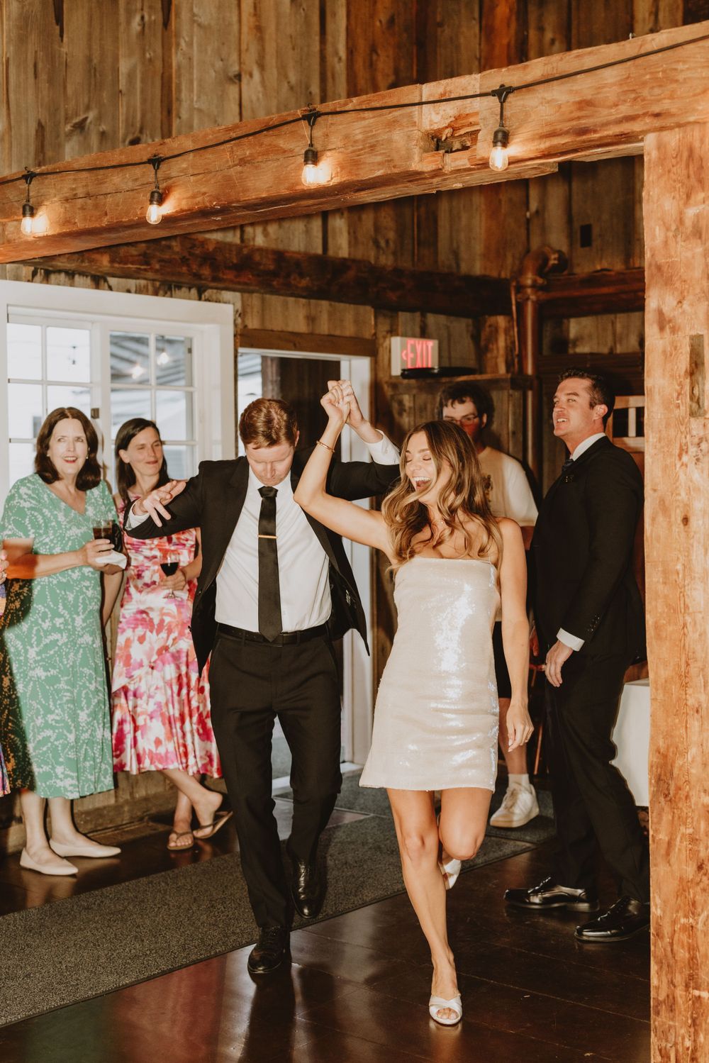 Mountain Hearts Photography- wedding photography and videography. Grafton Inn Weddings