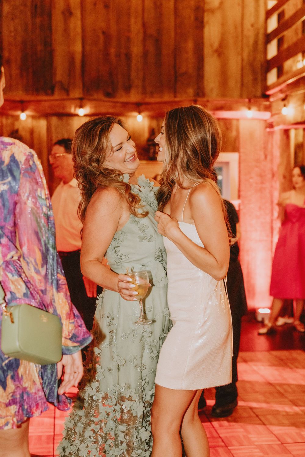 Mountain Hearts Photography- wedding photography and videography. Grafton Inn Weddings