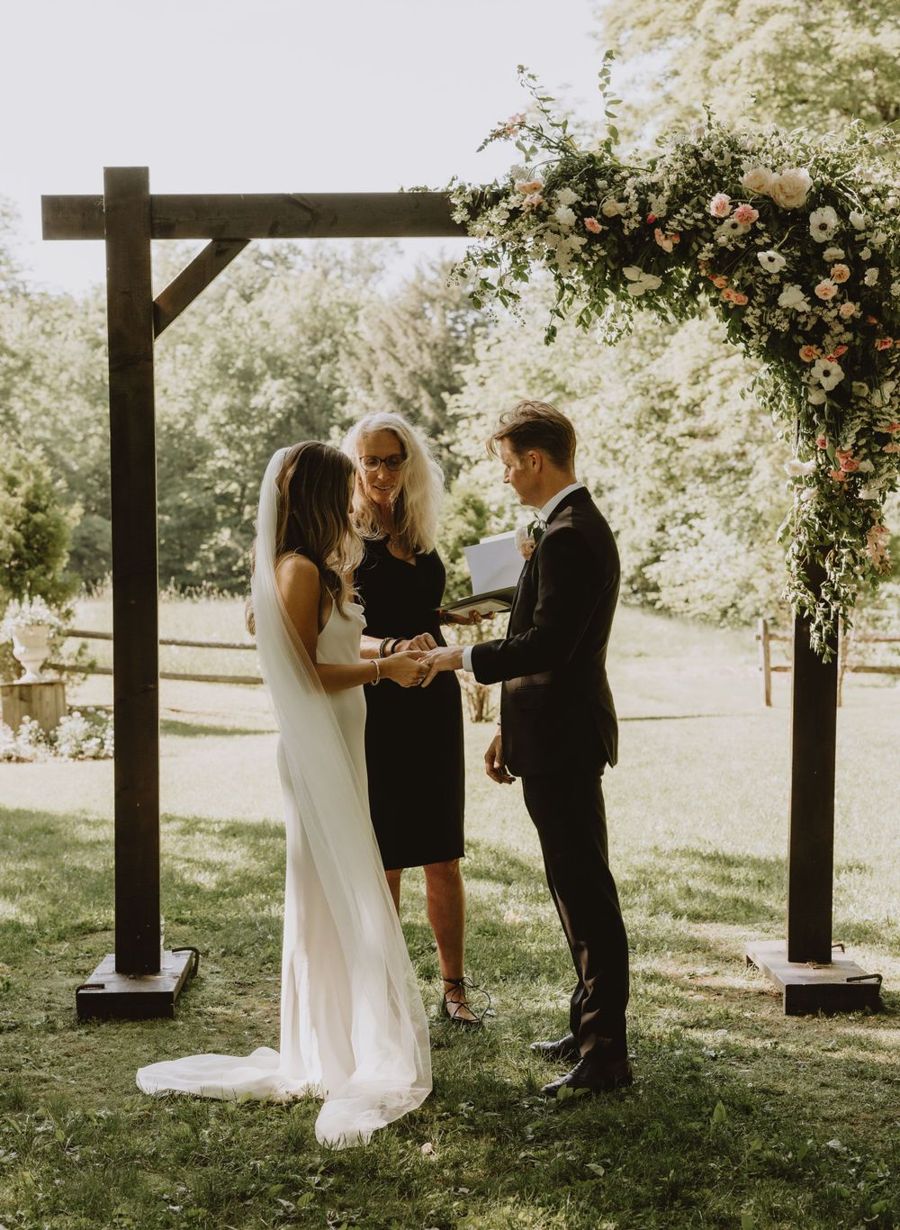Mountain Hearts Photography- wedding photography and videography. Grafton Inn Weddings