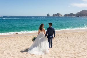 Adventure couples session in desert landscape Los Cabos