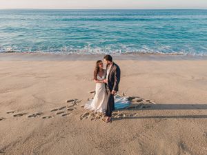 Wedding reception dancing moment in Los Cabos