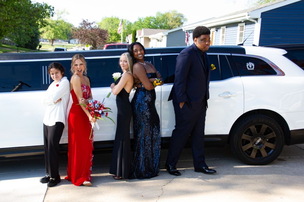 Prom Photo with Limo
