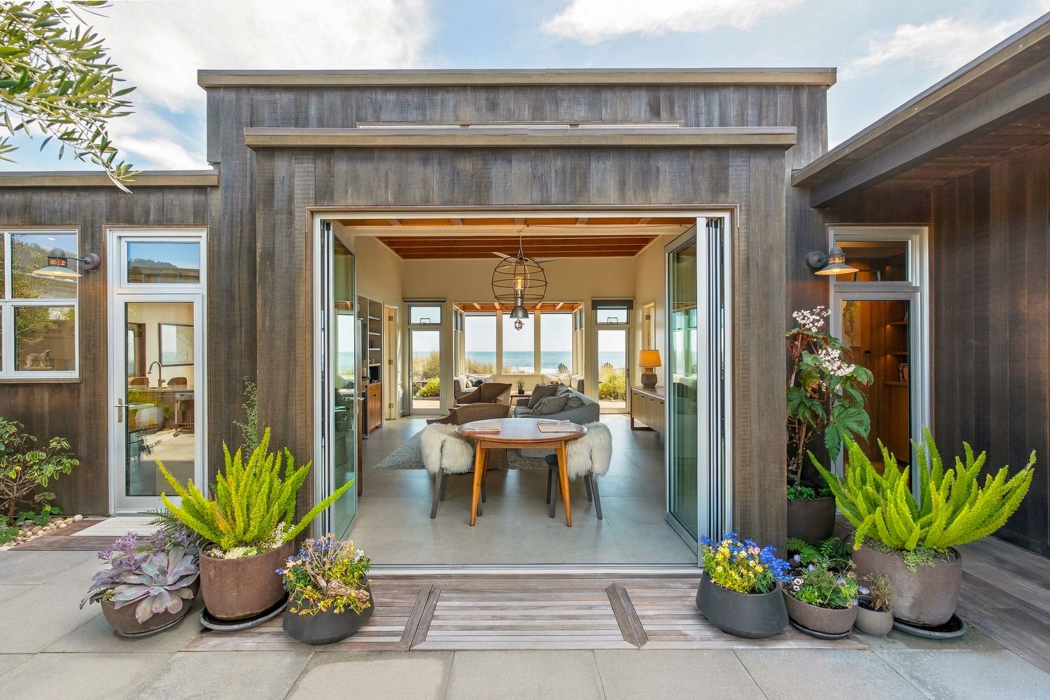 Michael Corona Real estate photography bay area airbnb exterior pool mediterranean