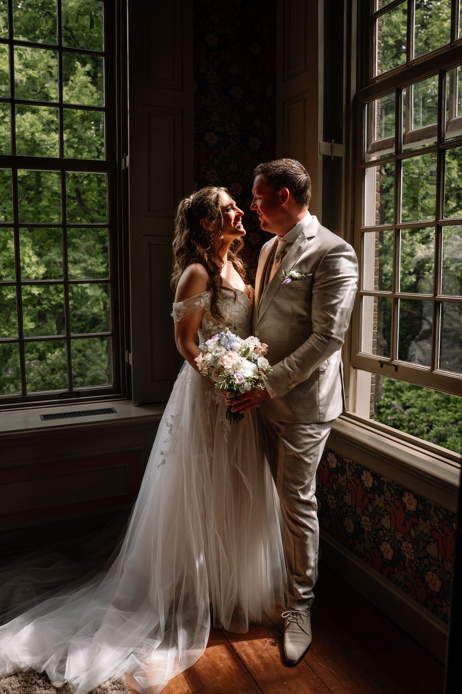 Trouwfotograaf amersfoort, trouwfotografie, trouwfoto, bruidsjurk, verloofd, trouwen, trouwring,